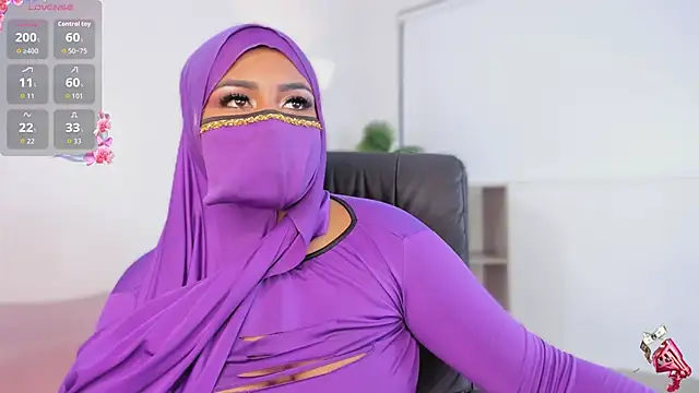 Snapshot of yasmin_elite chatting on November 11, 10:15 am yasmin elite online show from November 11, 10:15 am