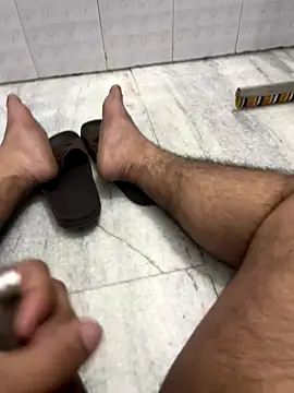 Snapshot of Veiny__Cock chatting on December 14, 8:20 am Veiny Cock online show from December 14, 8:20 am