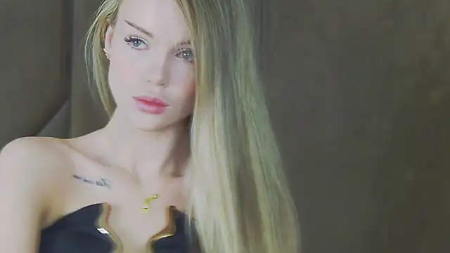 MarilynNova online show from April 28, 4:28 am