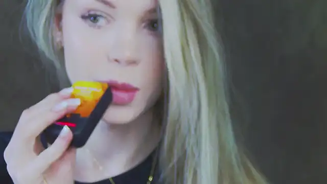 MarilynNova online show from May 2, 4:28 am