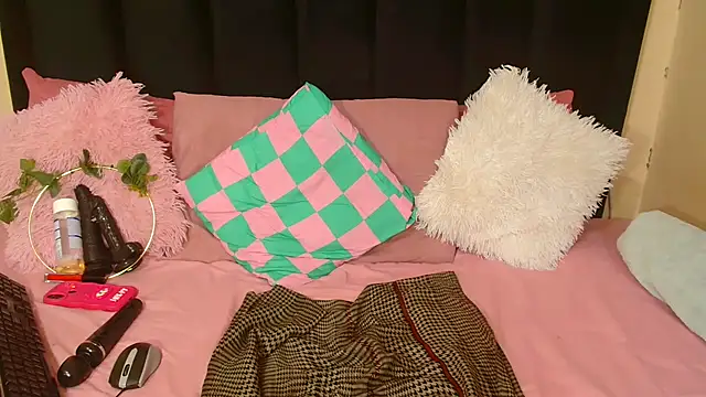 AmazingDarkDoll online show from October 15, 5:13 pm