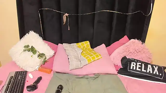 AmazingDarkDoll online show from February 23, 1:47 am