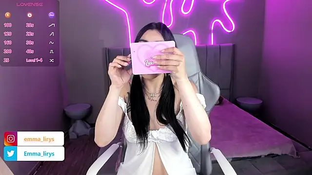 Snapshot of Emma_and_Issac chatting on September 10, 4:23 am Emma and Issac online show from September 10, 4:23 am