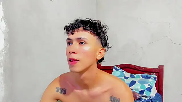 Snapshot of Damien_444 chatting on September 10, 1:00 pm Damien 444 online show from September 10, 1:00 pm