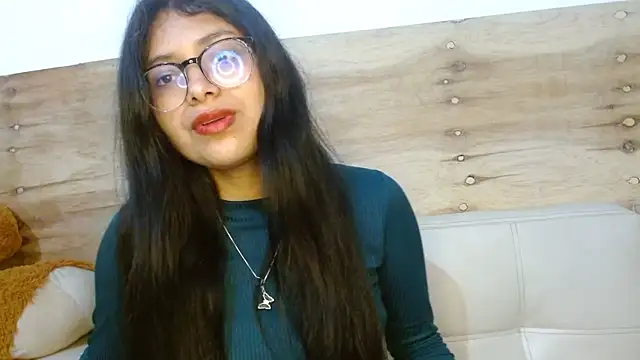 Snapshot of --MiaKhalifa-- chatting on October 28, 7:49 pm --MiaKhalifa-- online show from October 28, 7:49 pm