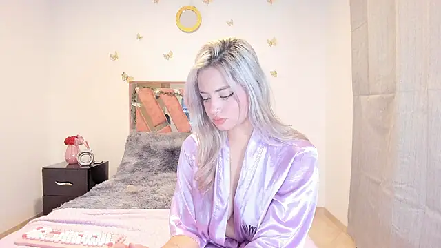 Snapshot of Ella_Lenox chatting on September 25, 10:57 pm Ella Lenox online show from September 25, 10:57 pm