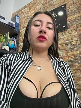Snapshot of AMATISTA__16 chatting on July 28, 5:01 pm AMATISTA 16 online show from July 28, 5:01 pm