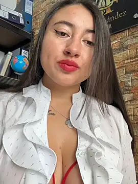 Snapshot of AMATISTA__16 chatting on August 6, 12:29 pm AMATISTA 16 online show from August 6, 12:29 pm