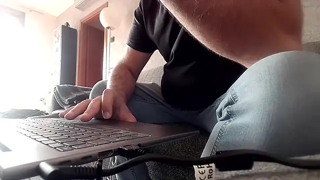 Snapshot of cucciolotto76 chatting on November 8, 11:21 am cucciolotto76 online show from November 8, 11:21 am