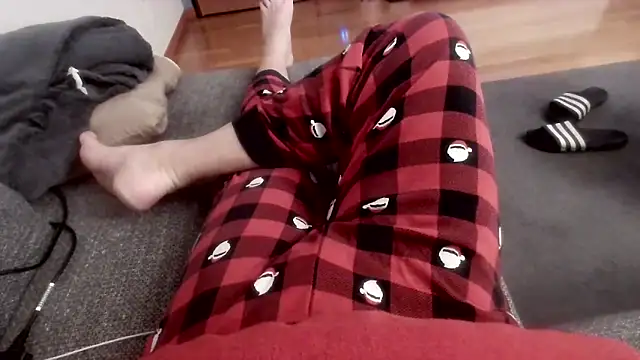 Snapshot of cucciolotto76 chatting on December 17, 10:05 pm cucciolotto76 online show from December 17, 10:05 pm