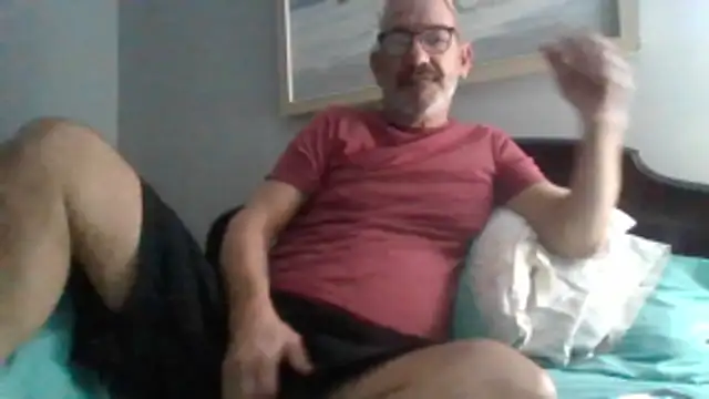 Snapshot of FoxnMouse chatting on October 27, 3:43 am FoxnMouse online show from October 27, 3:43 am