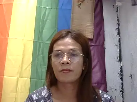 juicycum069 online show from May 1, 6:45 pm