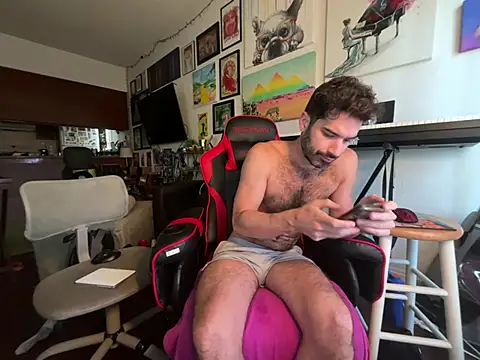 Snapshot of Pupscritch chatting on May 22, 6:24 pm Pupscritch online show from May 22, 6:24 pm