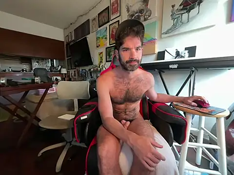 Snapshot of Pupscritch chatting on June 2, 2:08 pm Pupscritch online show from June 2, 2:08 pm