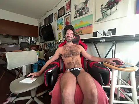 Snapshot of Pupscritch chatting on June 17, 4:08 pm Pupscritch online show from June 17, 4:08 pm