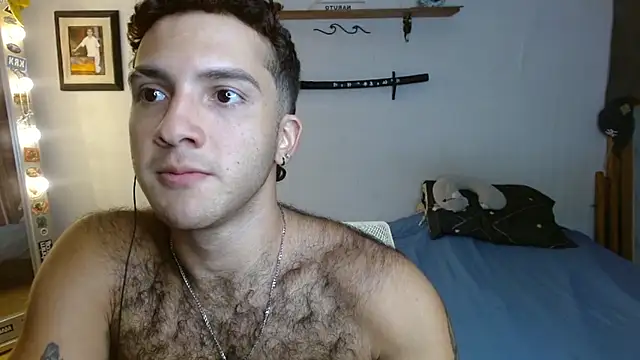 Snapshot of ocean_boy chatting on September 13, 12:43 am ocean boy online show from September 13, 12:43 am