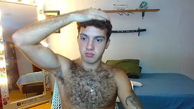 Snapshot of ocean_boy chatting on October 16, 10:11 pm ocean boy online show from October 16, 10:11 pm
