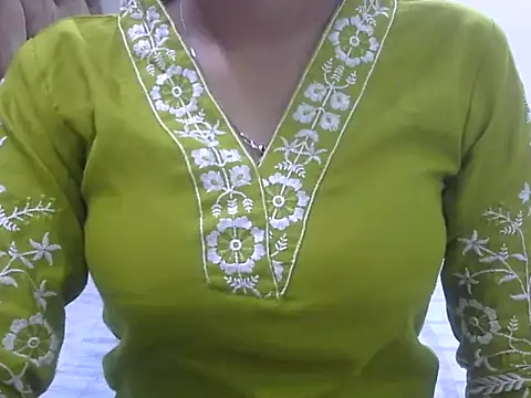 SONIYA 47 online show from October 2, 6:15 pm