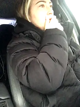 Reina Cummings online show from October 15, 5:07 am