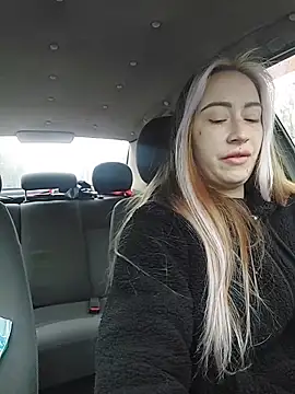 Reina Cummings online show from March 3, 5:57 am