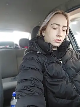 Reina Cummings online show from March 16, 6:17 am