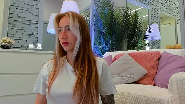 Reina Cummings online show from June 7, 7:01 am