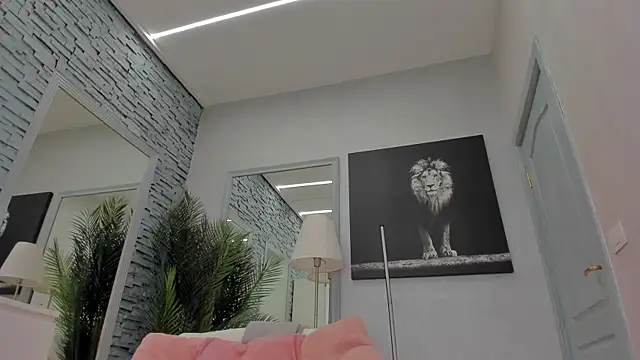 Reina Cummings online show from July 4, 6:52 am
