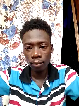Snapshot of azomedo chatting on April 11, 11:14 am azomedo online show from April 11, 11:14 am