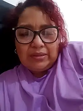Snapshot of ladytropical1 chatting on September 22, 12:40 pm ladytropical1 online show from September 22, 12:40 pm