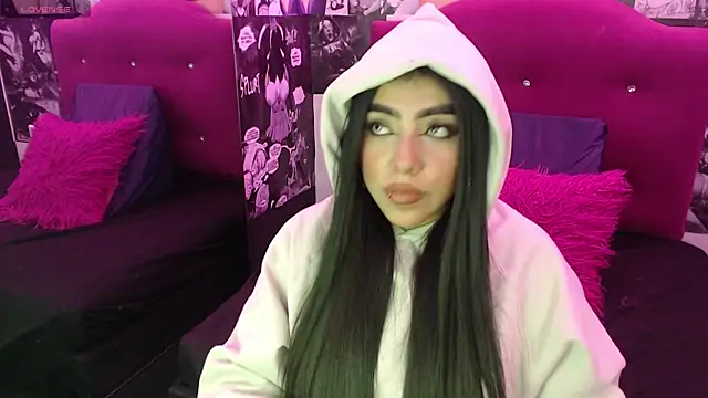 Snapshot of aysel_27 chatting on November 25, 2:11 am aysel 27 online show from November 25, 2:11 am