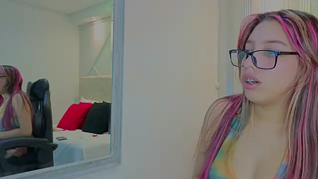 Snapshot of nami_sweet_ chatting on October 8, 4:21 am nami sweet online show from October 8, 4:21 am