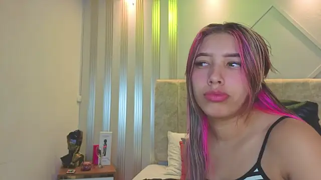 Snapshot of nami_sweet_ chatting on October 29, 10:39 am nami sweet online show from October 29, 10:39 am