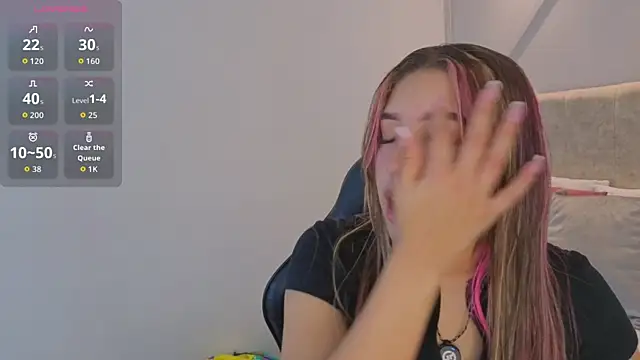 Snapshot of nami_sweet_ chatting on November 18, 11:36 am nami sweet online show from November 18, 11:36 am