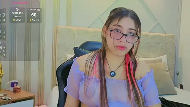 Snapshot of nami_sweet_ chatting on February 17, 11:18 am nami sweet online show from February 17, 11:18 am