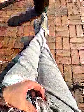 Snapshot of starvingo2002 chatting on November 7, 4:34 am starvingo2002 online show from November 7, 4:34 am