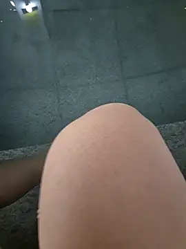 Snapshot of starvingo2002 chatting on November 15, 3:37 am starvingo2002 online show from November 15, 3:37 am