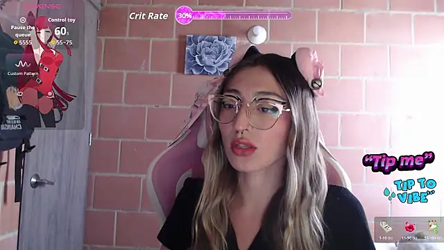 Snapshot of Andrea_camilaaa chatting on February 18, 7:21 pm Andrea camilaaa online show from February 18, 7:21 pm