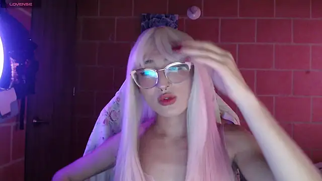 Snapshot of Andrea_camilaaa chatting on April 29, 5:41 pm Andrea camilaaa online show from April 29, 5:41 pm