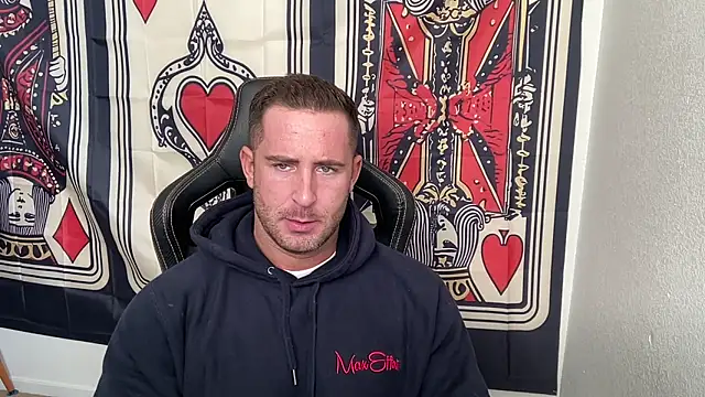 Snapshot of brettmycles28 chatting on December 3, 6:06 pm brettmycles28 online show from December 3, 6:06 pm