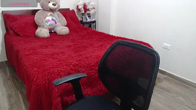 Snapshot of ruby_sky69 chatting on June 25, 6:56 pm ruby sky69 online show from June 25, 6:56 pm