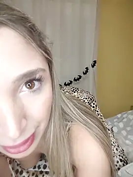 Snapshot of mikateen chatting on November 1, 9:17 pm mikateen online show from November 1, 9:17 pm