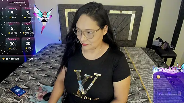 Snapshot of Laurasofia01 chatting on June 3, 1:52 am Laurasofia01 online show from June 3, 1:52 am