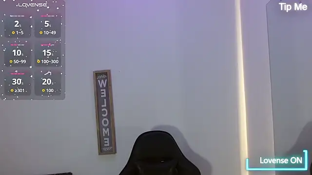 luna starr69 online show from December 4, 1:09 pm