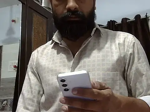 Snapshot of autophile-indian chatting on April 17, 3:37 pm autophile-indian online show from April 17, 3:37 pm