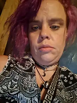 TWiSTYTheTwizted online show from August 8, 6:37 am