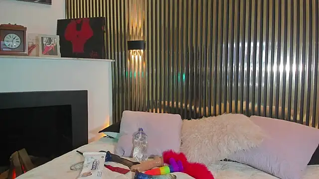 Snapshot of SyraPalmer chatting on November 8, 3:18 am SyraPalmer online show from November 8, 3:18 am