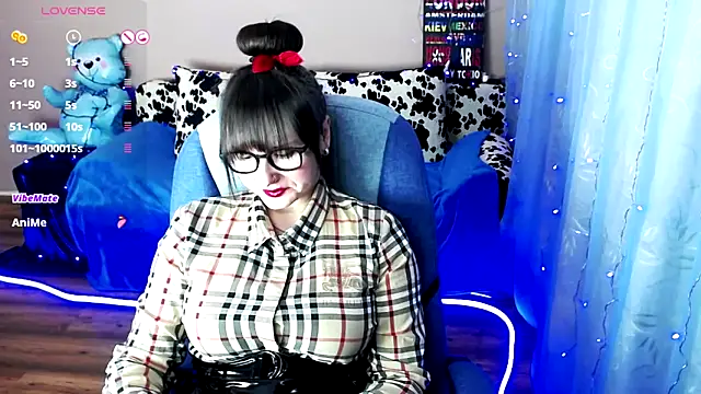 Snapshot of MilaRay chatting on December 9, 1:55 pm MilaRay online show from December 9, 1:55 pm