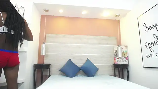 Snapshot of AlexandraCambell chatting on November 10, 10:31 pm AlexandraCambell online show from November 10, 10:31 pm