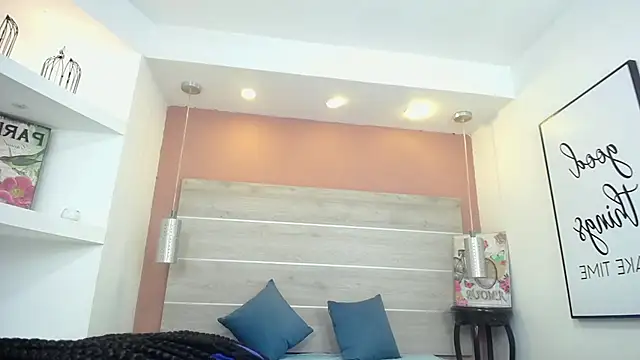 Snapshot of AlexandraCambell chatting on November 26, 12:39 pm AlexandraCambell online show from November 26, 12:39 pm