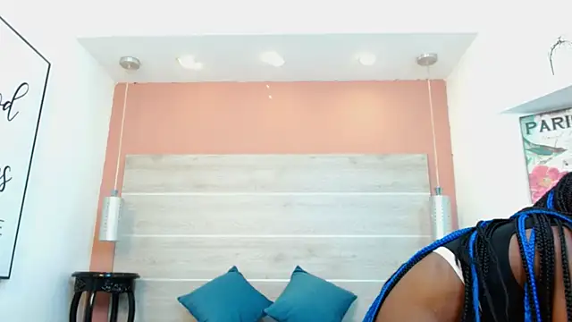 AlexandraCambell online show from May 3, 7:47 am
